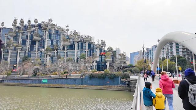 九游登录入口-包含赛地聚焦：足总杯赛前热度飙升，印第安纳步行者防线松动，管理层满意，轮换策略成焦点的词条