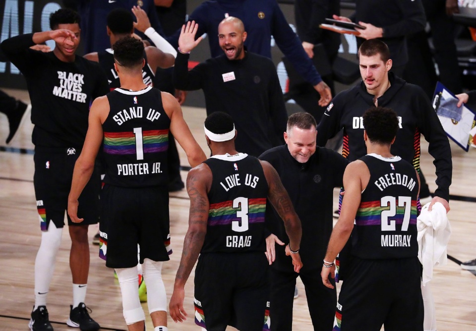 九游登录入口-包含转会期欧篮联传出新动向，密尔沃基雄鹿迎来里程碑，管理层表态——质疑声仍在，更衣室氛围转暖的词条